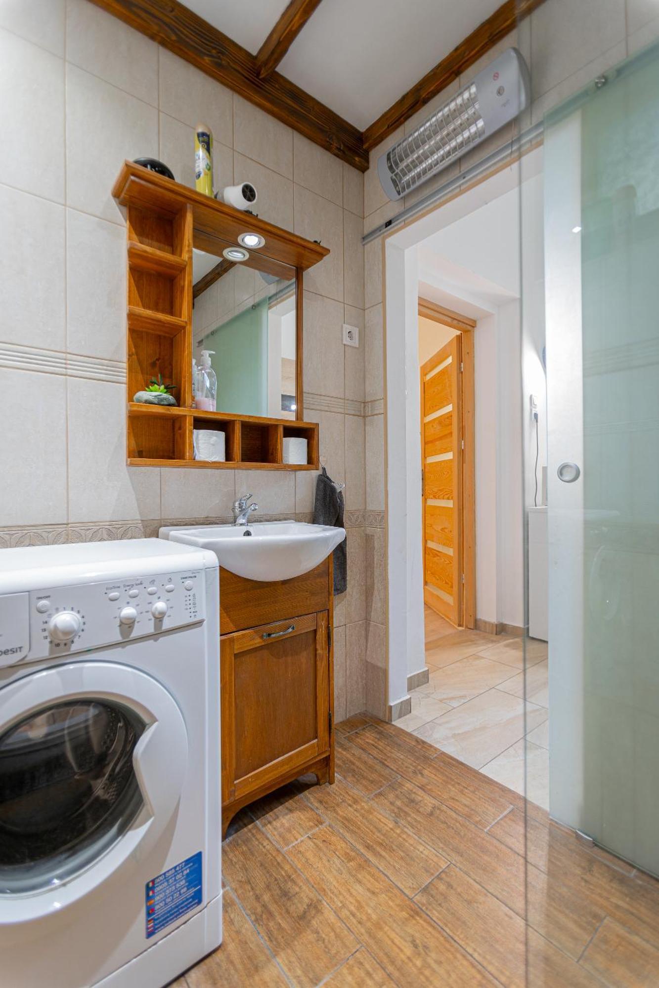 דירות בודפשט Cosy Flat With Balcony מראה חיצוני תמונה