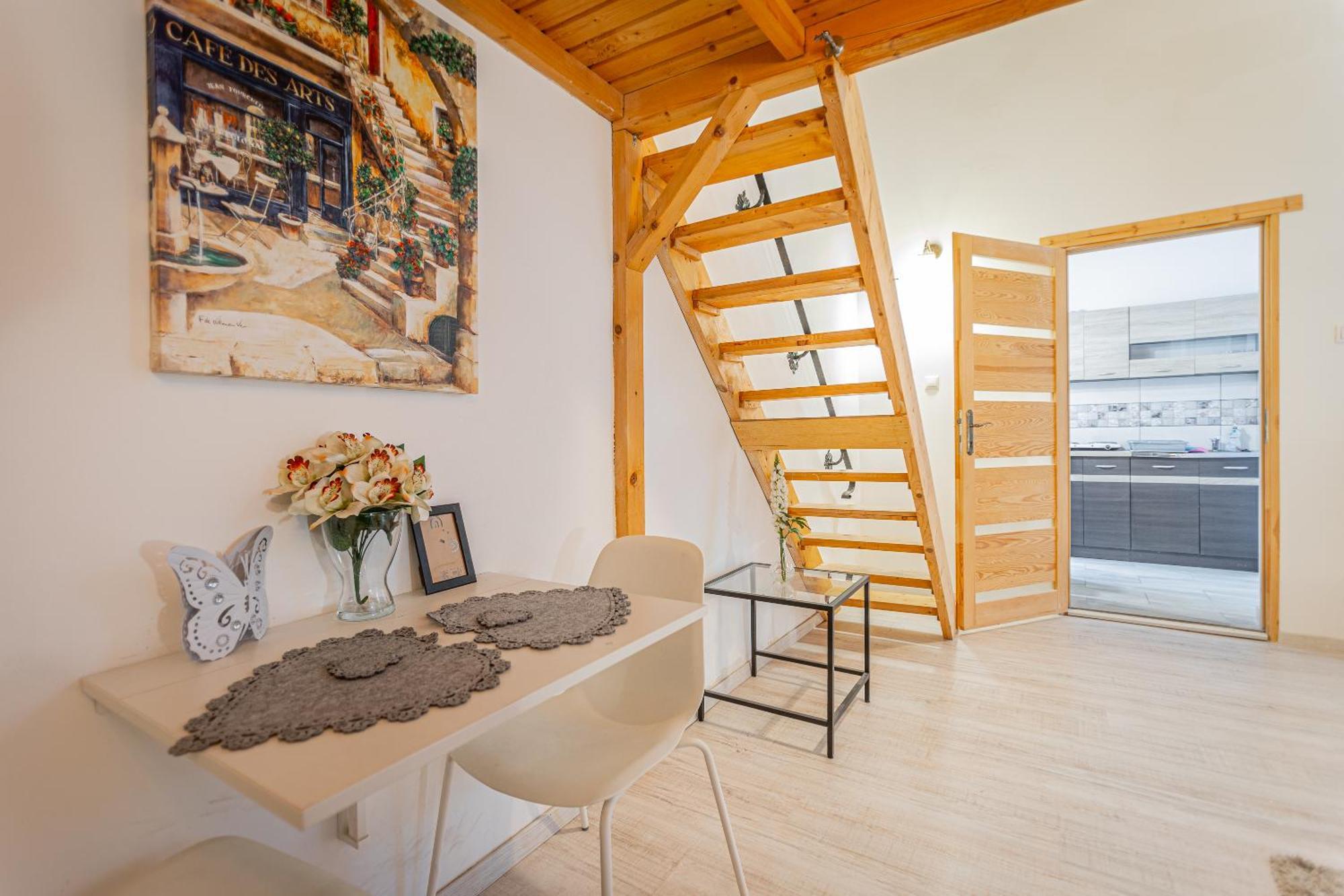 דירות בודפשט Cosy Flat With Balcony מראה חיצוני תמונה