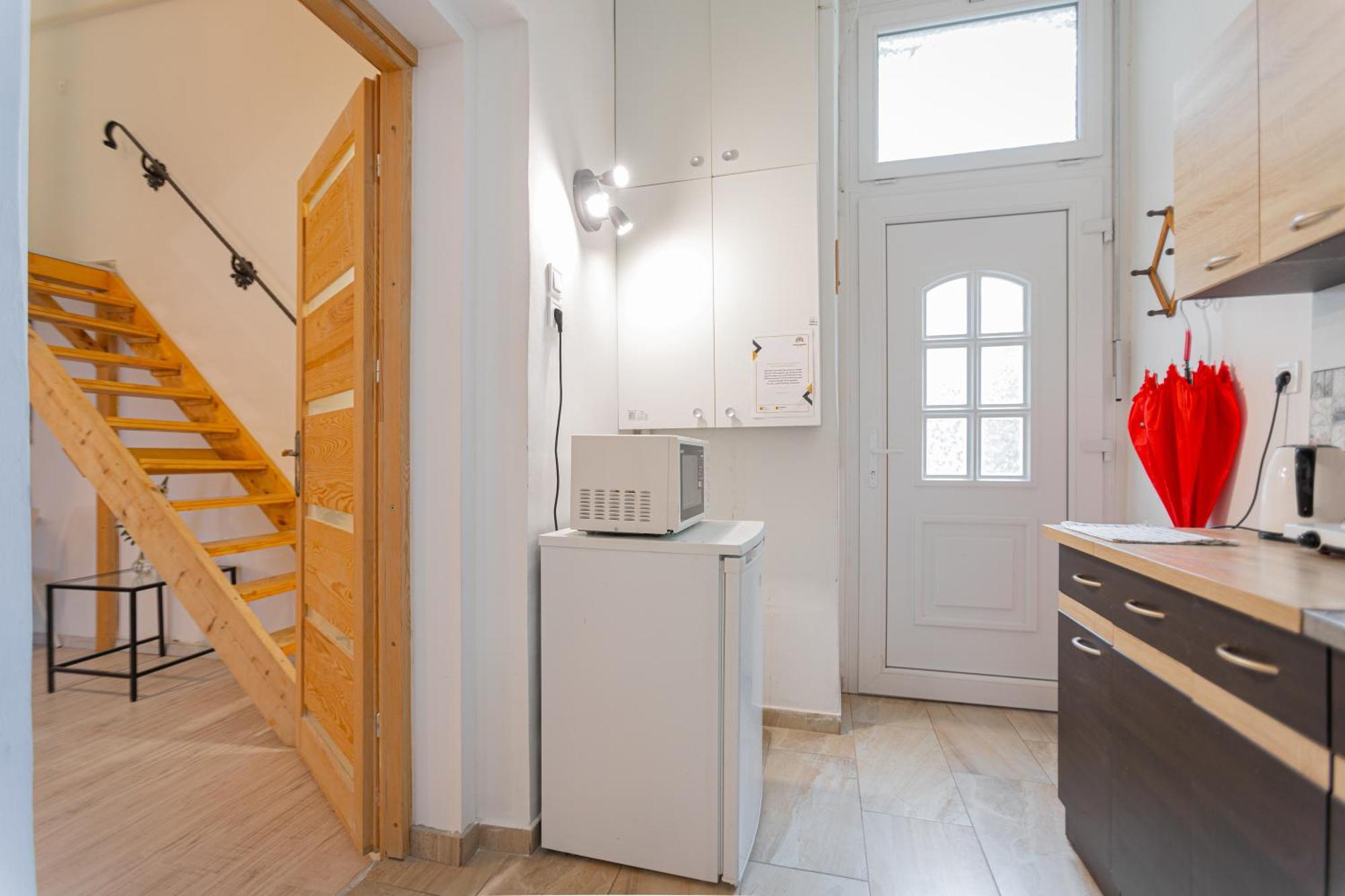 דירות בודפשט Cosy Flat With Balcony מראה חיצוני תמונה
